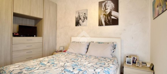 Квартира с 3 комнатами в Реджо Эмилия, Италия № 2410 16