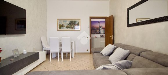 Квартира с 3 комнатами в Реджо Эмилия, Италия № 2410 5