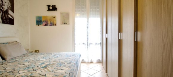 Квартира с 3 комнатами в Реджо Эмилия, Италия № 2410 17