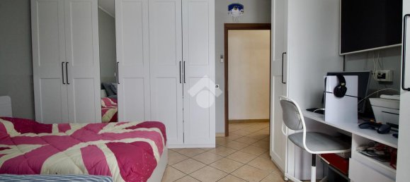 Квартира с 3 комнатами в Реджо Эмилия, Италия № 2410 23