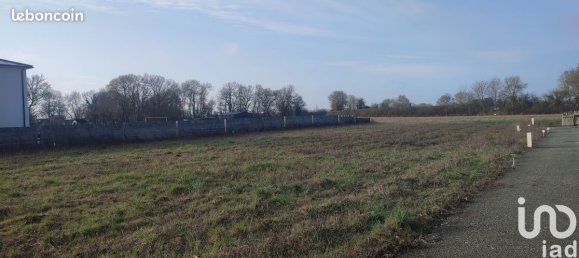453m² Land in Neuille-Pont-Pierre, France No. 282085 5