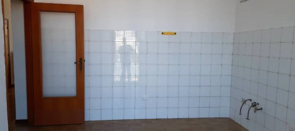 3 rooms Apartment in Ancona, Italy No. 177422 4