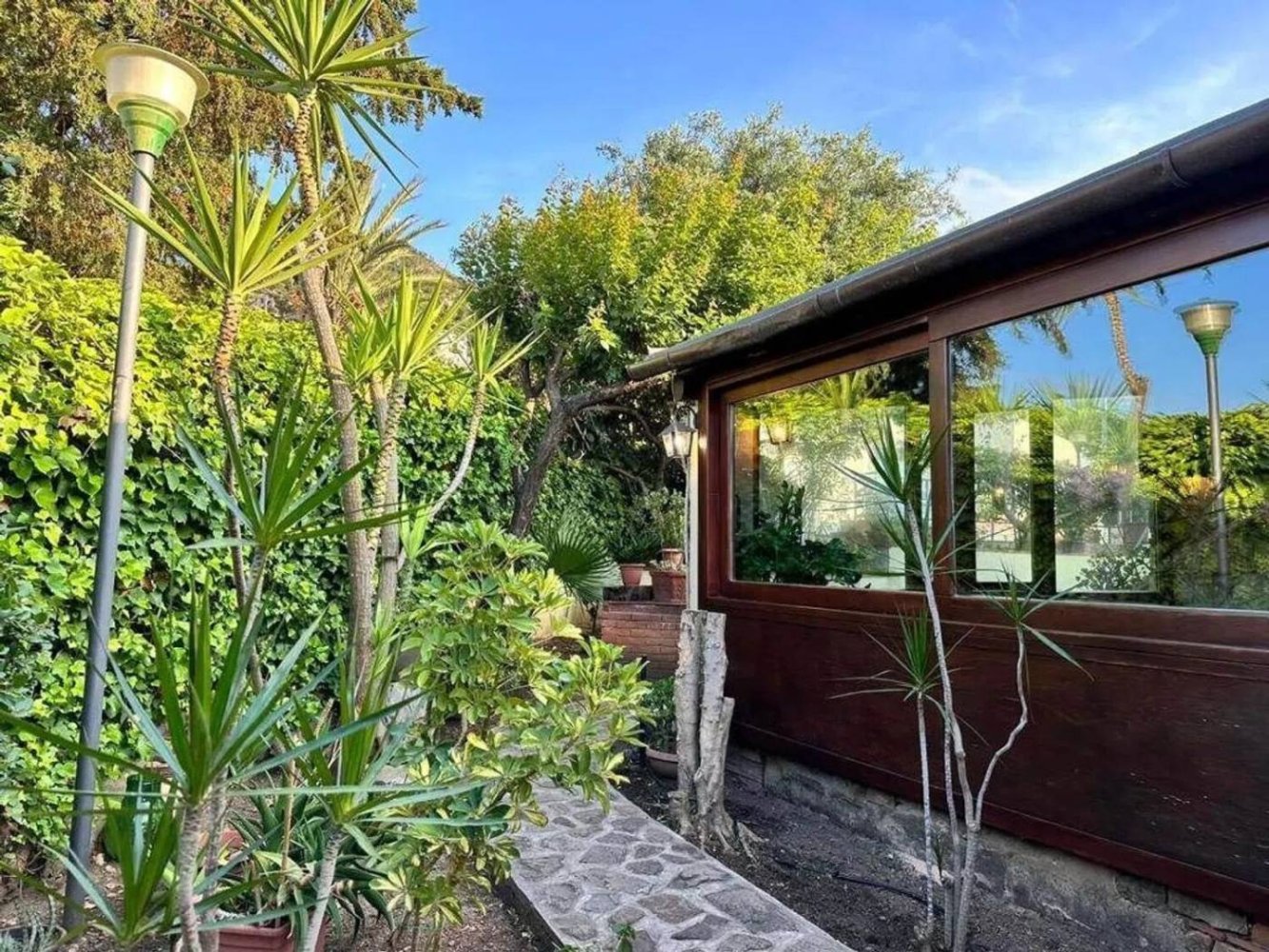 Propiedad comercial de 3 habitaciónes en Cefalù, Italy No. 48179