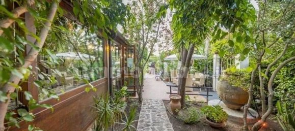 Propiedad comercial de 3 habitaciónes en Cefalù, Italy No. 48179 16