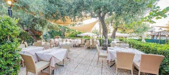 Propiedad comercial de 3 habitaciónes en Cefalù, Italy No. 48179 11