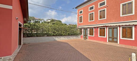 4 bedrooms House in Brogliano, Italy No. 361455 6