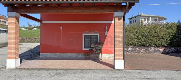 4 bedrooms House in Brogliano, Italy No. 361455 8