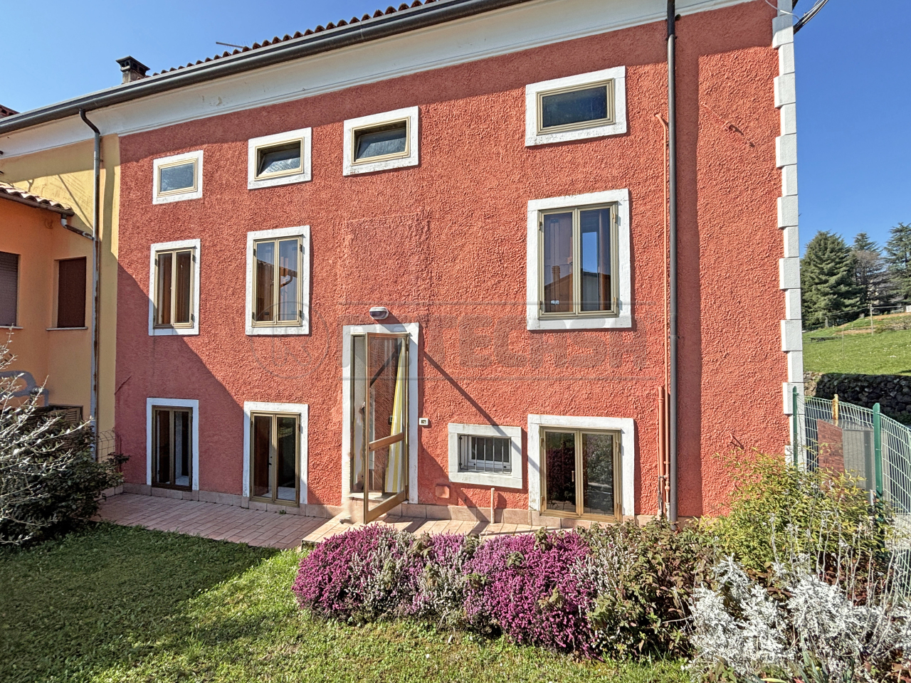 4 bedrooms House in Brogliano, Italy No. 361455