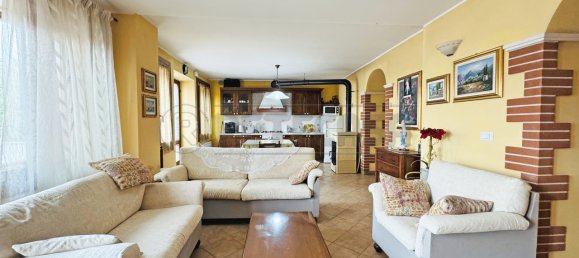 4 bedrooms House in Brogliano, Italy No. 361455 11