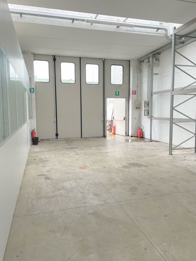 Lagerhaus in Montanaso Lombardo, Italy 350m², Nr. 364597