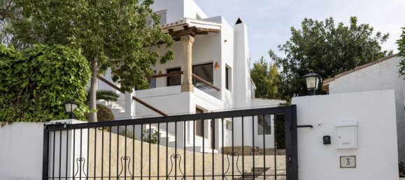 4 bedrooms Villa in Alicante, Spain No. 178297 5
