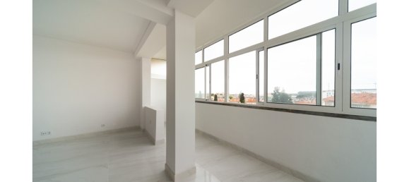 3 bedrooms Apartment in Cascais, Portugal No. 66844 5