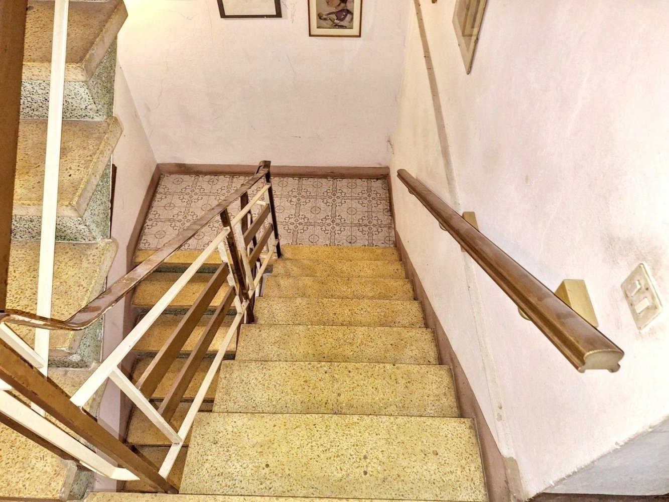 3 bedrooms Apartment in Agliana, Italy No. 261753