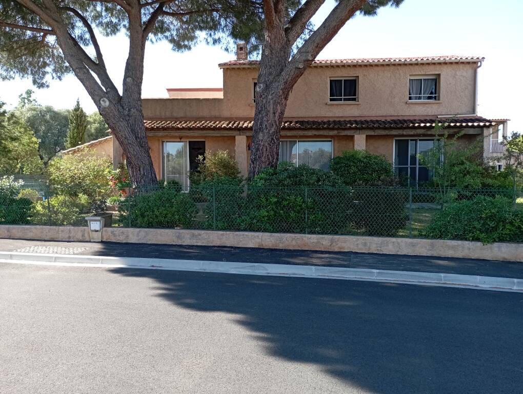 4 غرف نوم منزل في La Londe-les-Maures, France رقم 333701