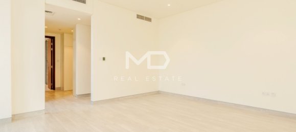 4 bedrooms Villa in Abu Dhabi, UAE No. 47126 21
