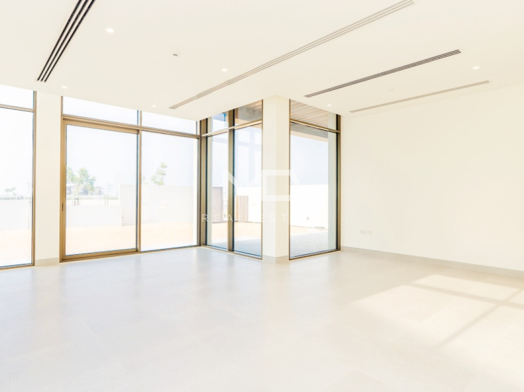 4 bedrooms Villa in Abu Dhabi, UAE No. 47126