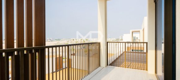 4 bedrooms Villa in Abu Dhabi, UAE No. 47126 24