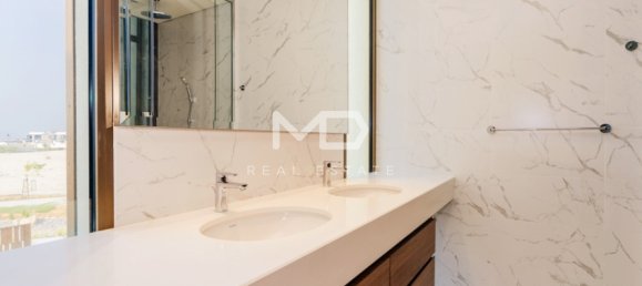 4 bedrooms Villa in Abu Dhabi, UAE No. 47126 27