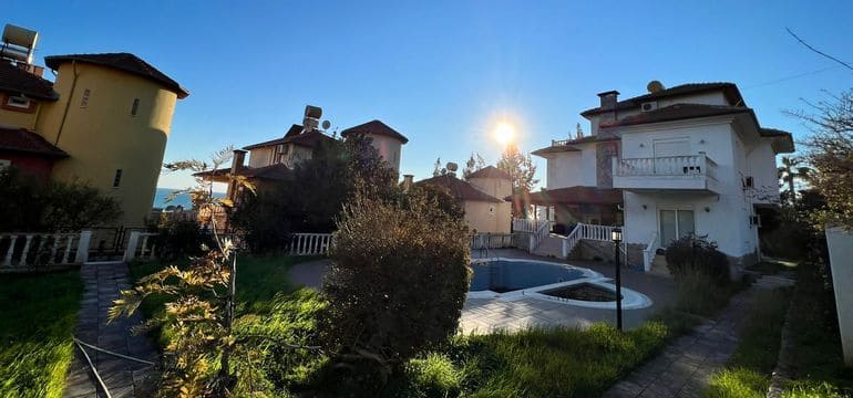 Villa 5+1 in Demirtas, Turkey No. 1025