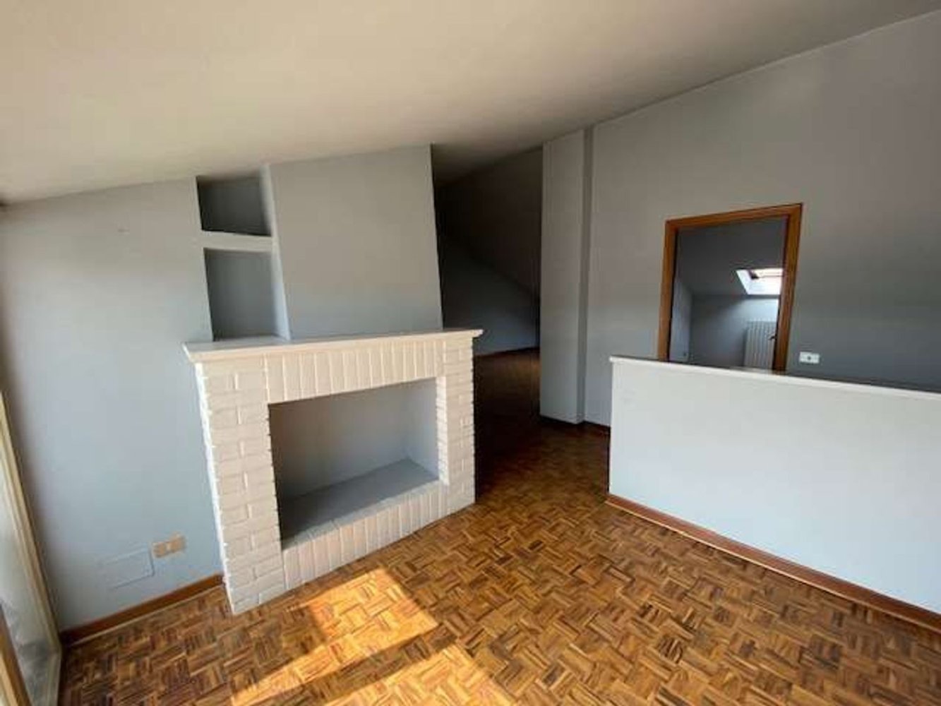 3-salle Appartement à Voghera, Italy No. 125708