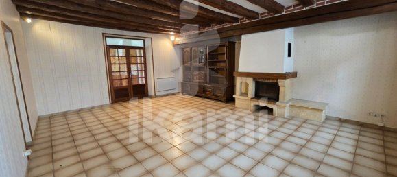 5 bedrooms Villa in Indre, France No. 64483 9