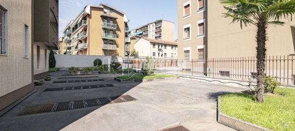 4 rooms Apartment in Sesto San Giovanni, Italy No. 305108 4