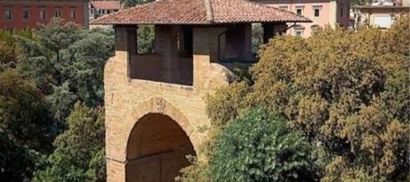 9 rooms Warehouse in Florence, Italy No. 178459 3