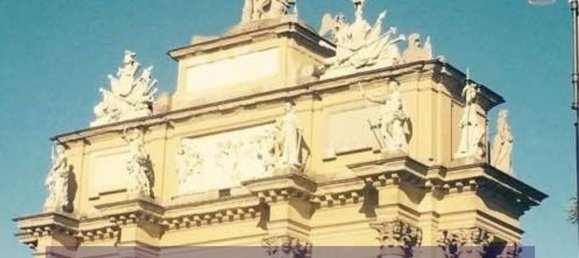 9 rooms Warehouse in Florence, Italy No. 178459 2