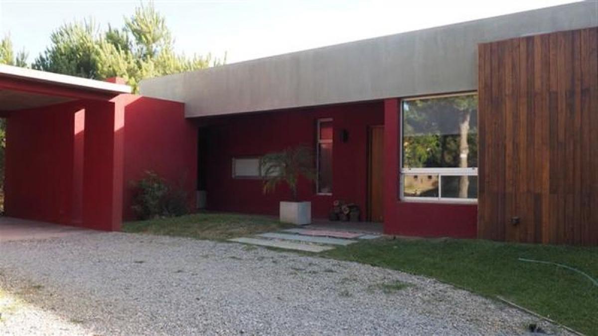 4 bedrooms House in Mar del Plata, Argentina No. 73189