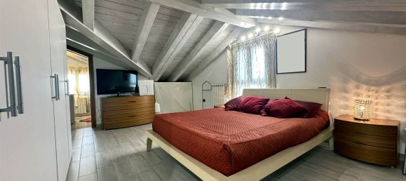 Дуплекс с 2 спальнями в Кьоджа, Италия № 284764 17