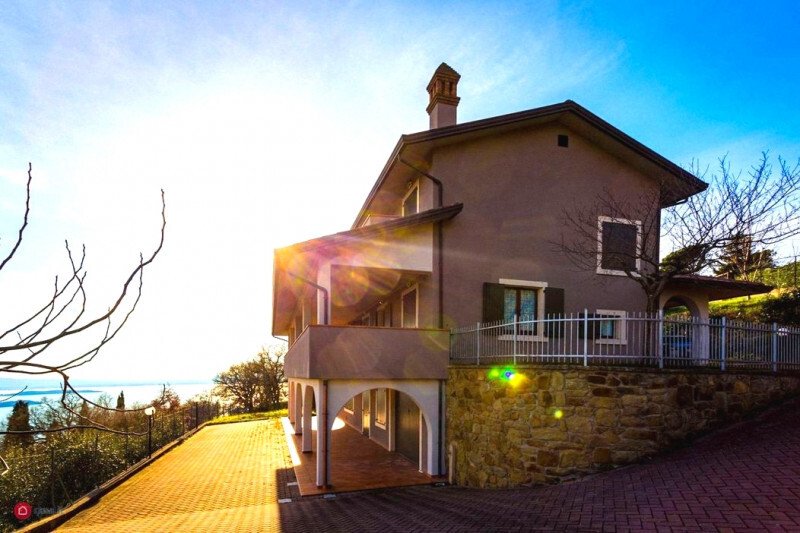 4 bedrooms Villa in Passignano sul Trasimeno, Italy No. 55673