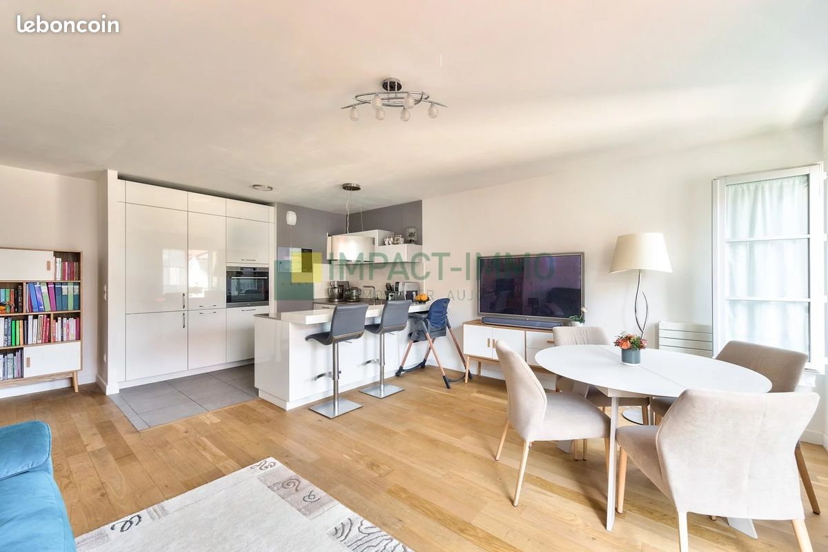 2 bedrooms Apartment in Puteaux, France No. 127645