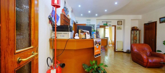 1180m² Building in Passignano sul Trasimeno, Italy No. 143443 13