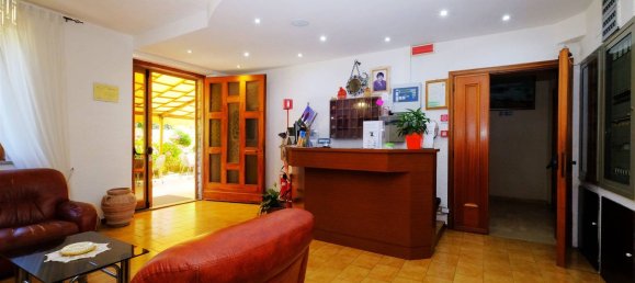 1180m² Building in Passignano sul Trasimeno, Italy No. 143443 18