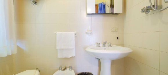 1180m² Building in Passignano sul Trasimeno, Italy No. 143443 43