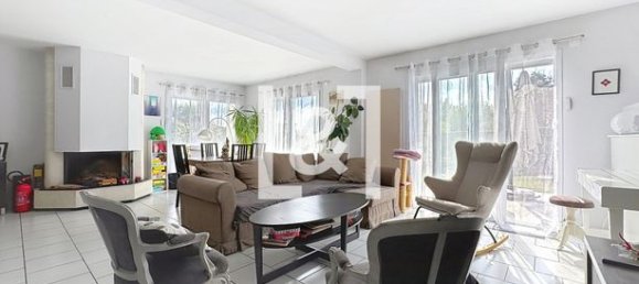 4 bedrooms House in Seine-Maritime, France No. 360004 2