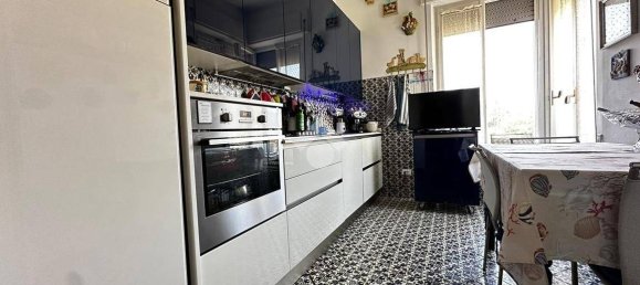 2 Schlafzimmer Haus in Sarzana, Italy, Nr. 63465 9