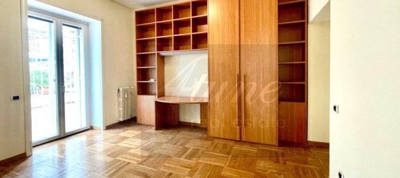 Квартира с 9 комнатами в Рим, Италия № 135857 10