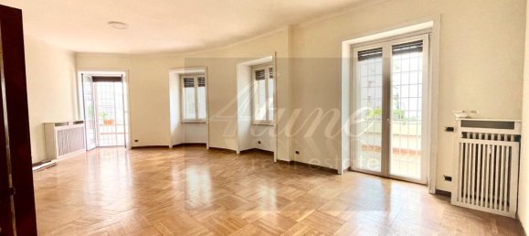 Квартира с 9 комнатами в Рим, Италия № 135857 12