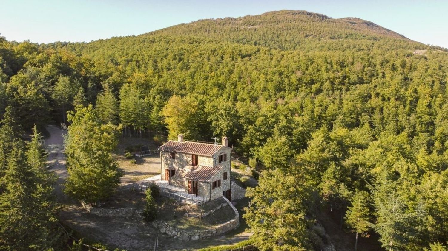 6 rooms House in Cetona, Italy No. 54059