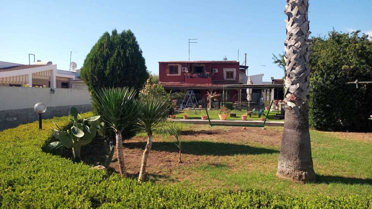 Вилла с 4 спальнями в Сиракузы, Италия № 329070