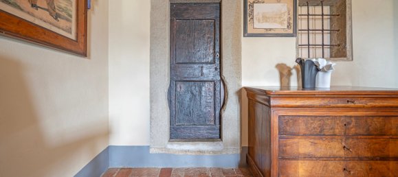 13 bedrooms Villa in Arezzo, Italy No. 63330 27