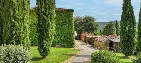 13 bedrooms Villa in Arezzo, Italy No. 63330 2
