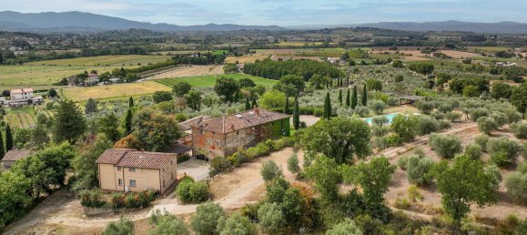 13 bedrooms Villa in Arezzo, Italy No. 63330 14