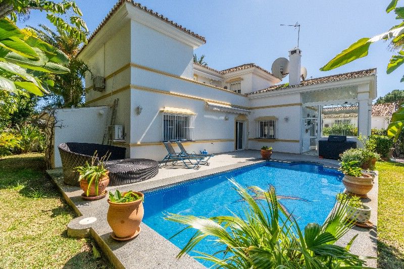 Villa T3 em Marbella, Spain N.º 146395