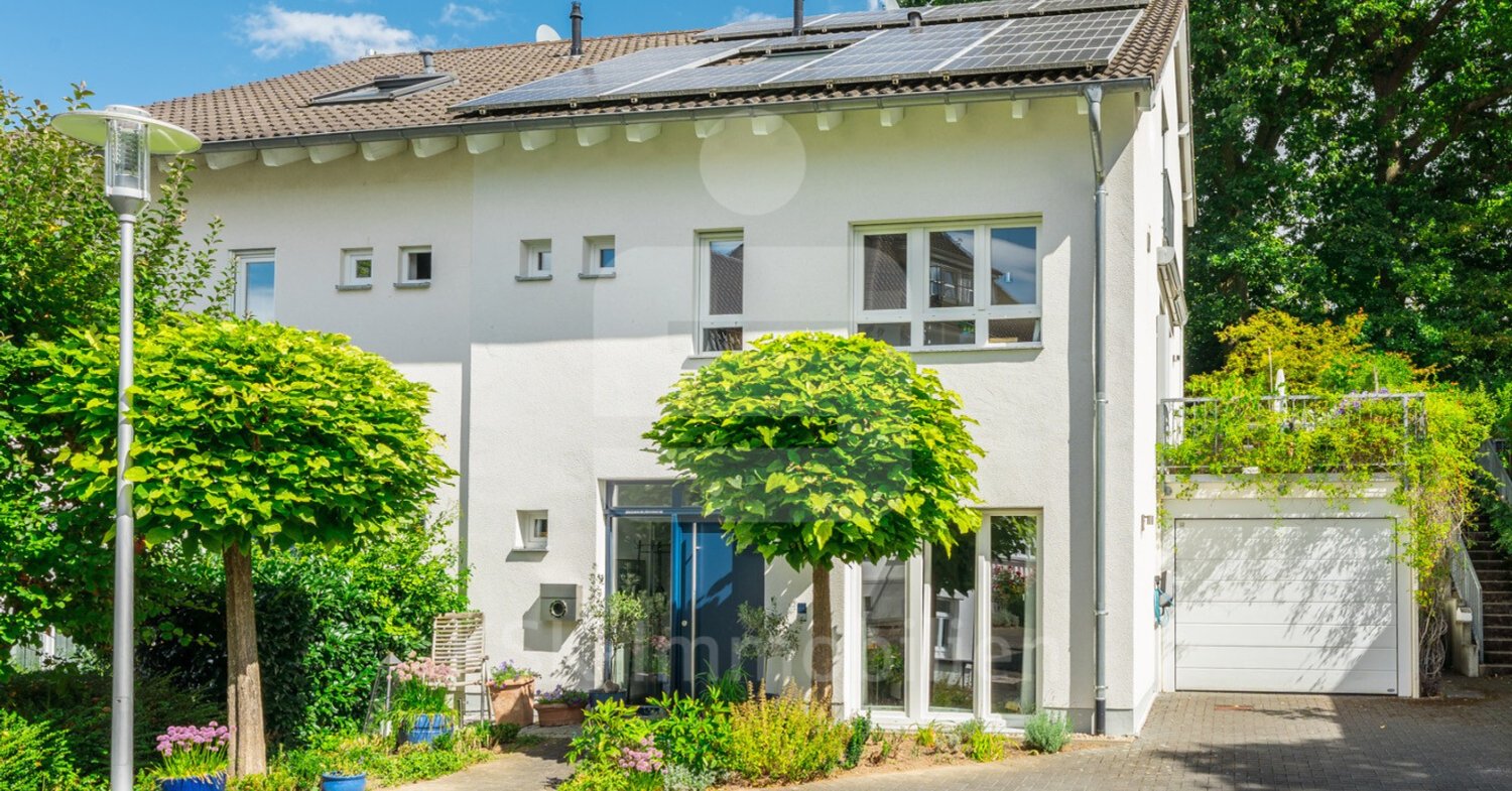 4 bedrooms Townhouse in Rhein-Sieg, Germany No. 287163
