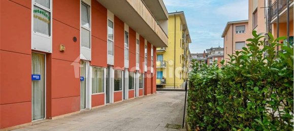 1-salle Bureau à Romano di Lombardia, Italy No. 130702 16