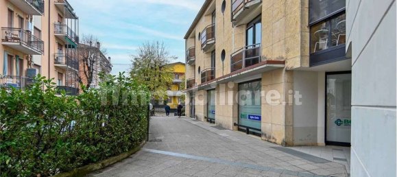 1-salle Bureau à Romano di Lombardia, Italy No. 130702 14
