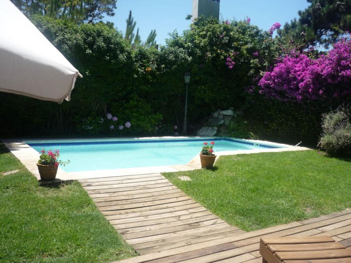 5 bedrooms House in Maldonado, Uruguay No. 5137