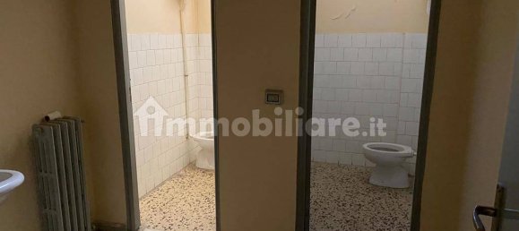 Коммерческая недвижимость с 4 комнатами в Ламеция Терме, Италия № 129432 10